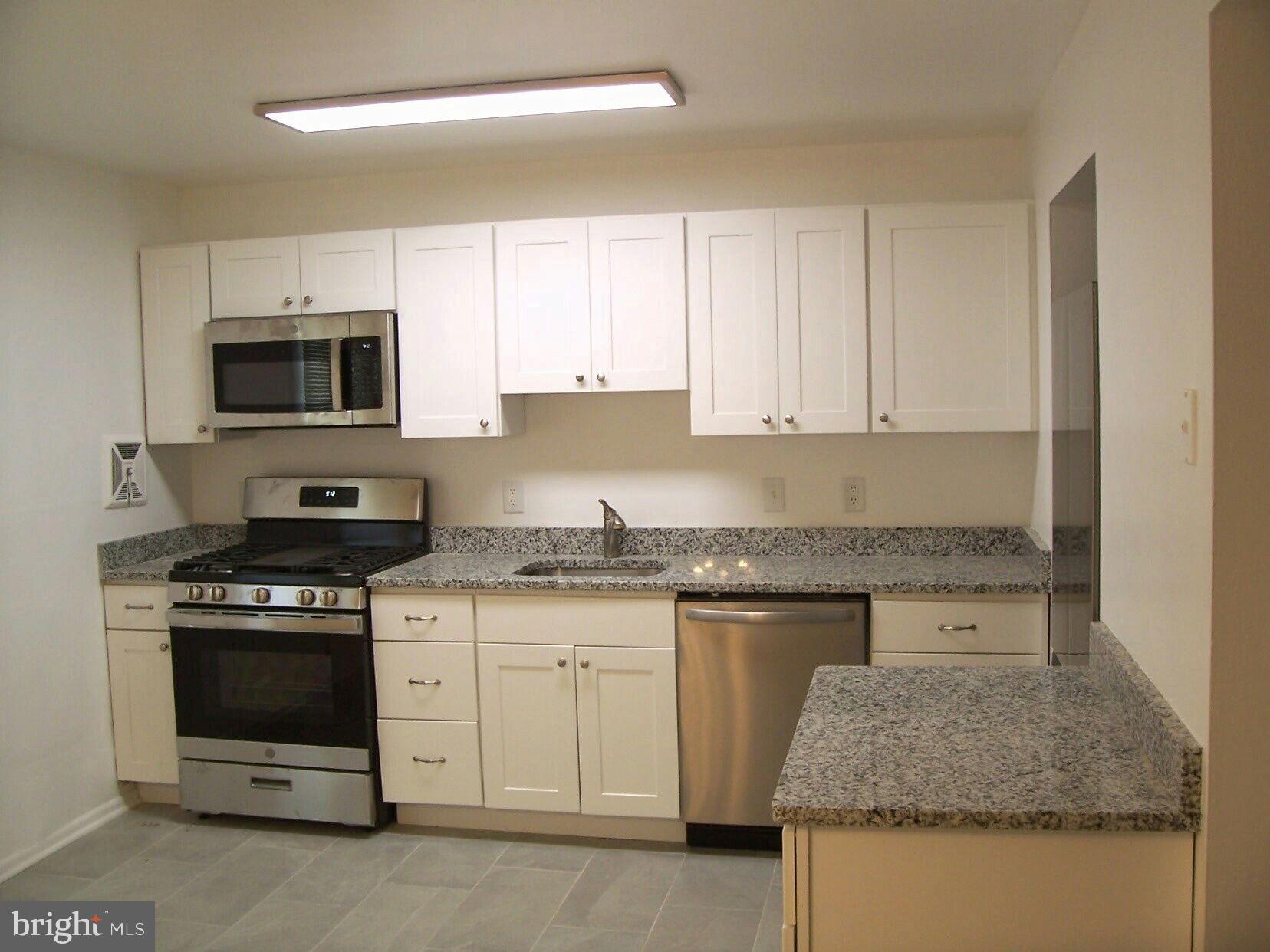 4800 Melbourne Road Baltimore, MD 21229 - Photo 3 of 19