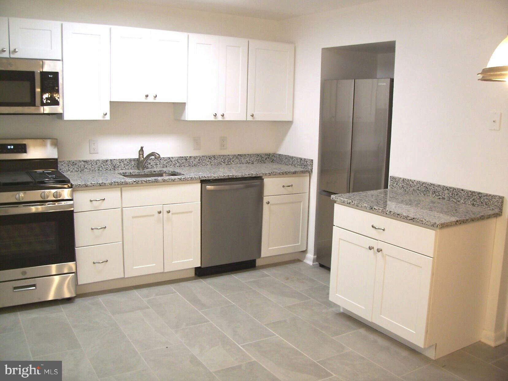 4800 Melbourne Road Baltimore, MD 21229 - Photo 4 of 19