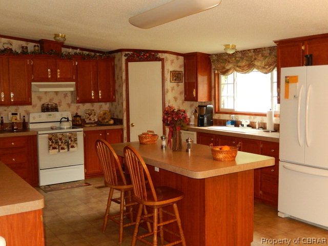 11607 Woods Cross Road Gloucester, VA 23061 - Photo 10 of 32