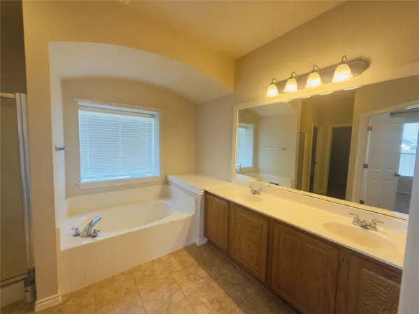 a view of empty room with window