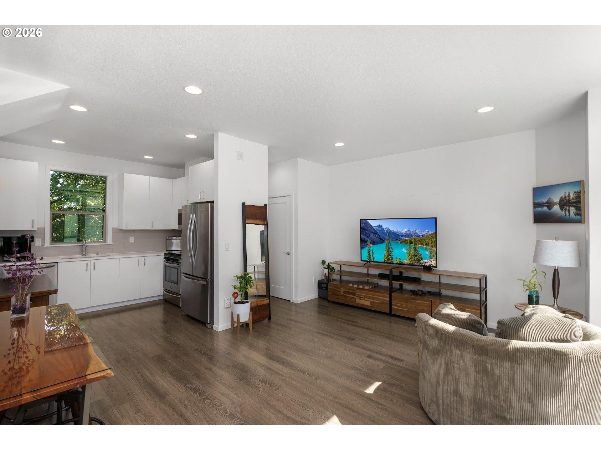 1235 North Morgan Street Portland, OR 97217 - Photo 7 of 25