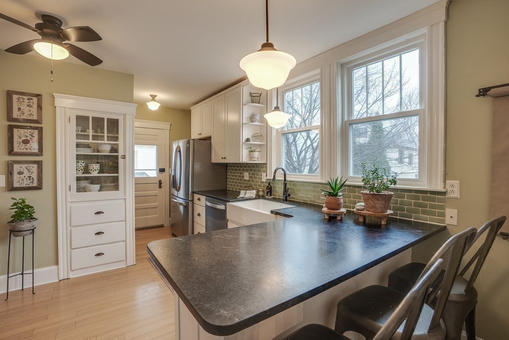 11 Norman Road North Andover, MA 01845 - Photo 5 of 35
