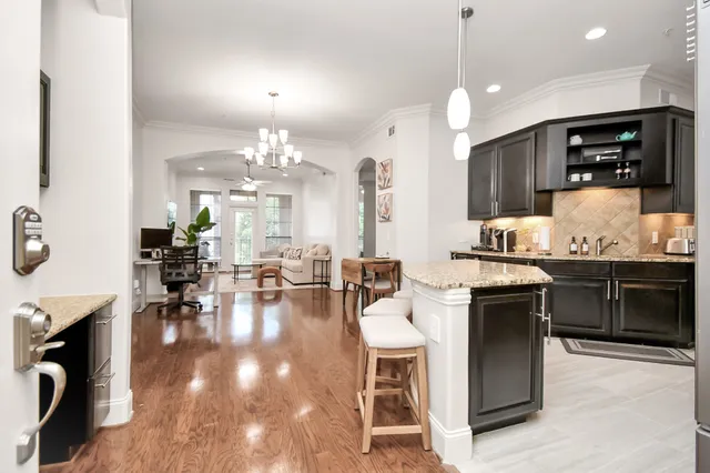 $259,990 | 2120 Kipling Street, Unit 306, Houston, TX 77098