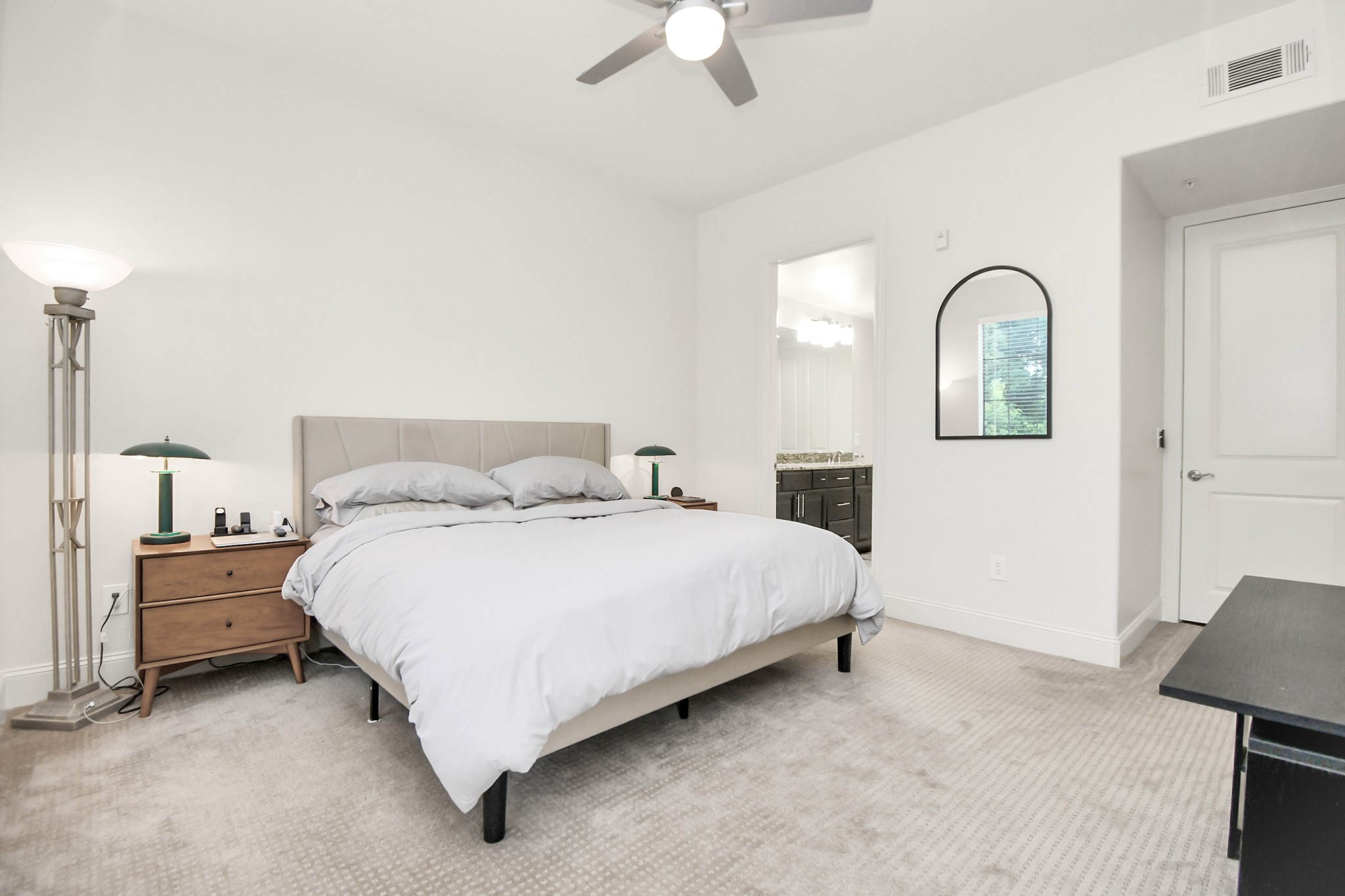 2120 Kipling Street, Unit 306 Houston, TX 77098 - Photo 20 of 31 Primary Bedroom