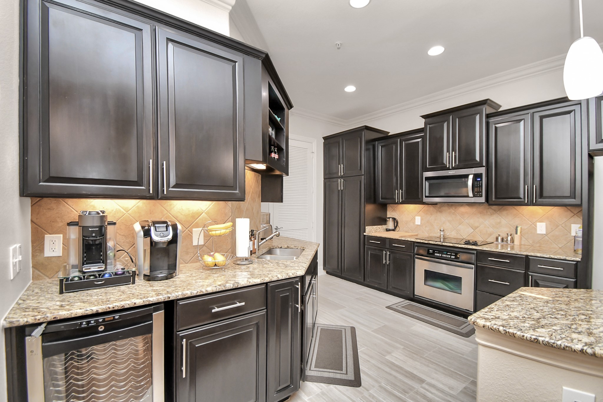 2120 Kipling Street, Unit 306 Houston, TX 77098 - Photo 5 of 31 Kitchen