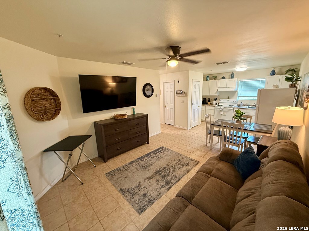 391 Riverside Drive, Unit 15 Eagle Pass, TX 78852 - Photo 3 of 23