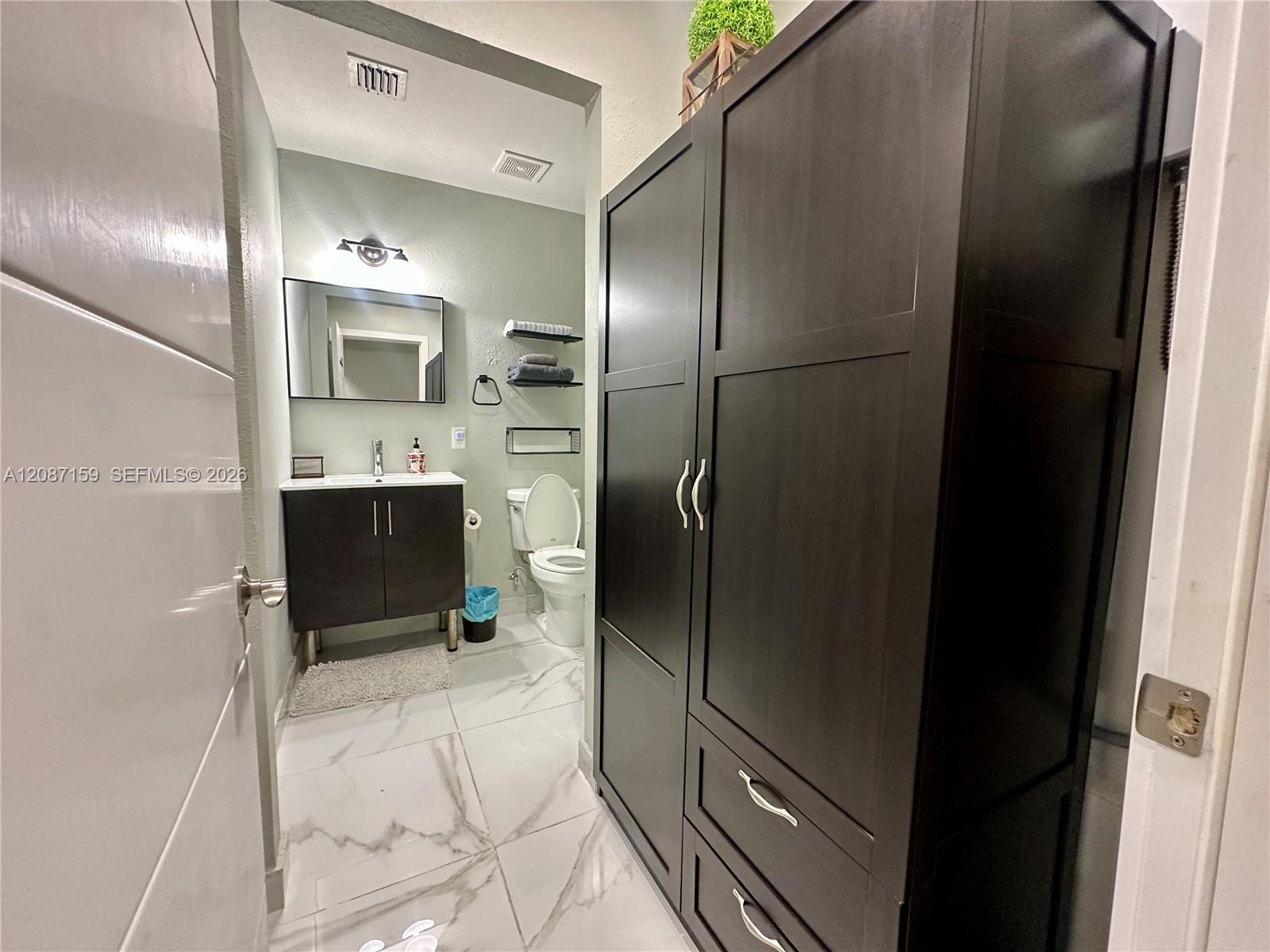 25784 Southwest 139th Path Homestead, FL 33032 - Photo 7 of 13 Gallery Image 7