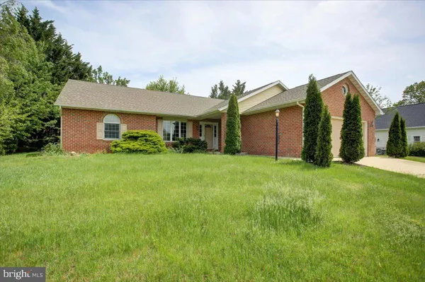 $2,900 | 6929 Fairway Oaks, Fayetteville, PA 17222