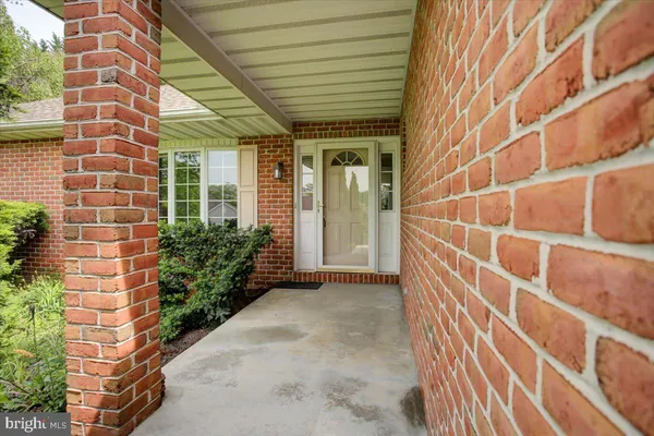 $2,900 | 6929 Fairway Oaks, Fayetteville, PA 17222