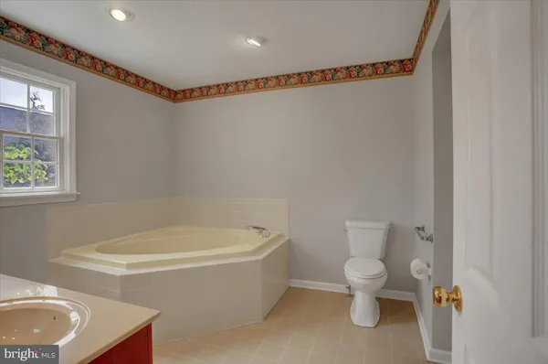 $2,900 | 6929 Fairway Oaks, Fayetteville, PA 17222