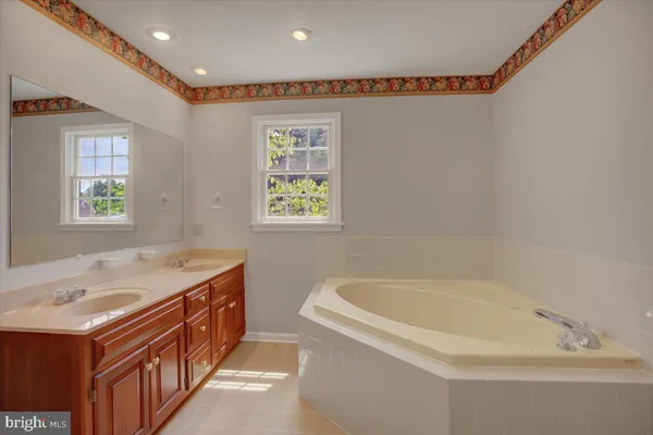 $2,900 | 6929 Fairway Oaks, Fayetteville, PA 17222