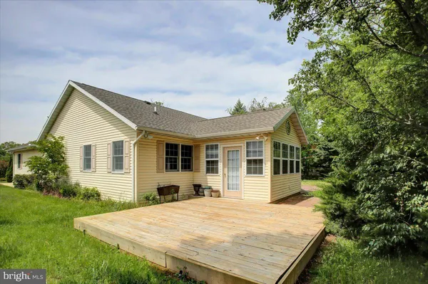 $2,900 | 6929 Fairway Oaks, Fayetteville, PA 17222