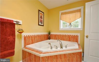 202 Azalea Road Colonial Beach, VA 22443 - Photo 21 of 24 Bath