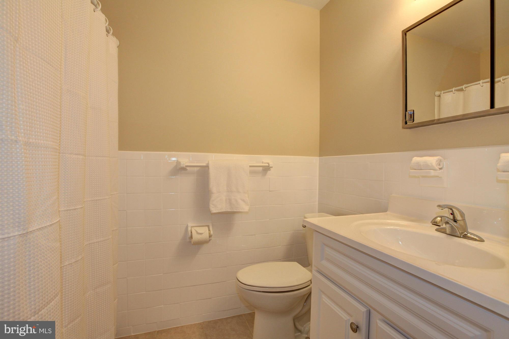 2714 Weller Road Silver Spring, MD 20906 - Photo 19 of 29 Bath