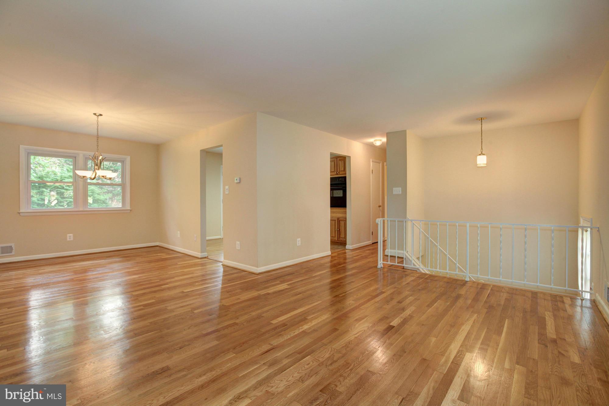 2714 Weller Road Silver Spring, MD 20906 - Photo 7 of 29 Living Room