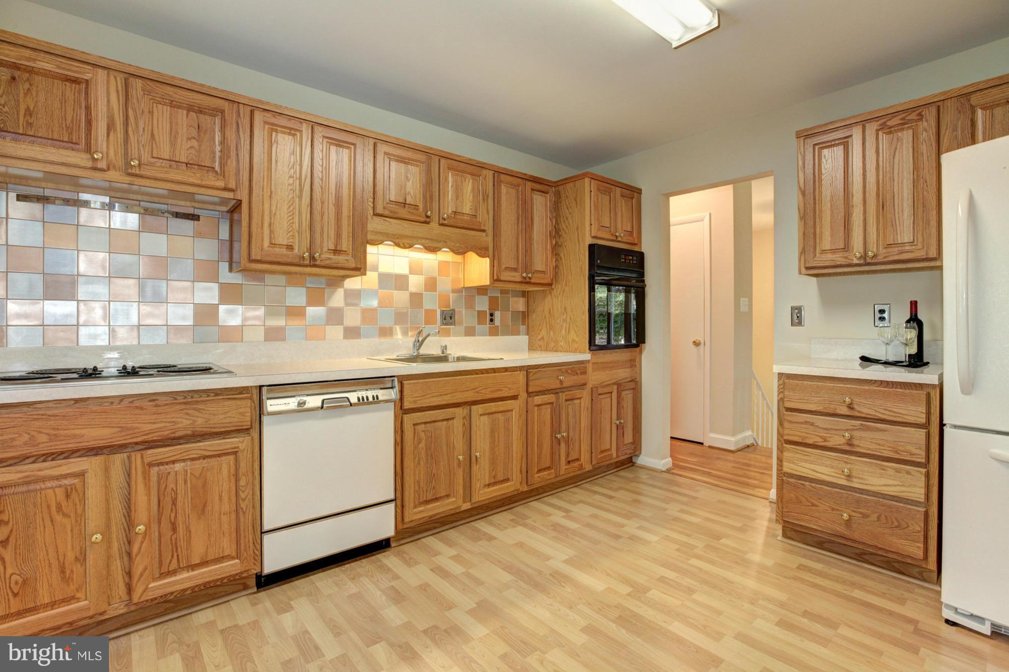 2714 Weller Road Silver Spring, MD 20906 - Photo 9 of 29 Kitchen