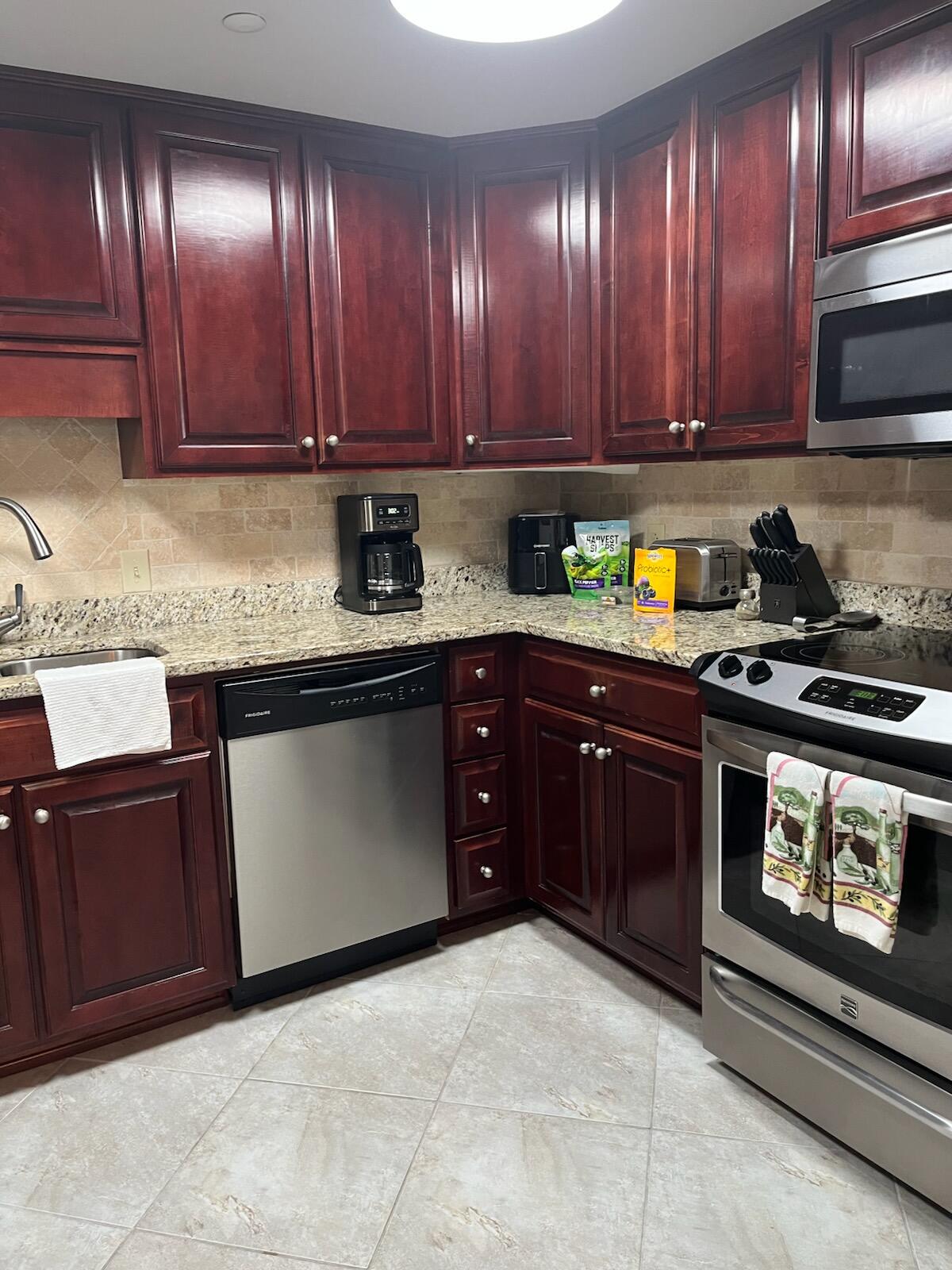 1 7th Street, Unit 1105 Augusta, GA 30901 - Photo 8 of 28 Kitchen 2