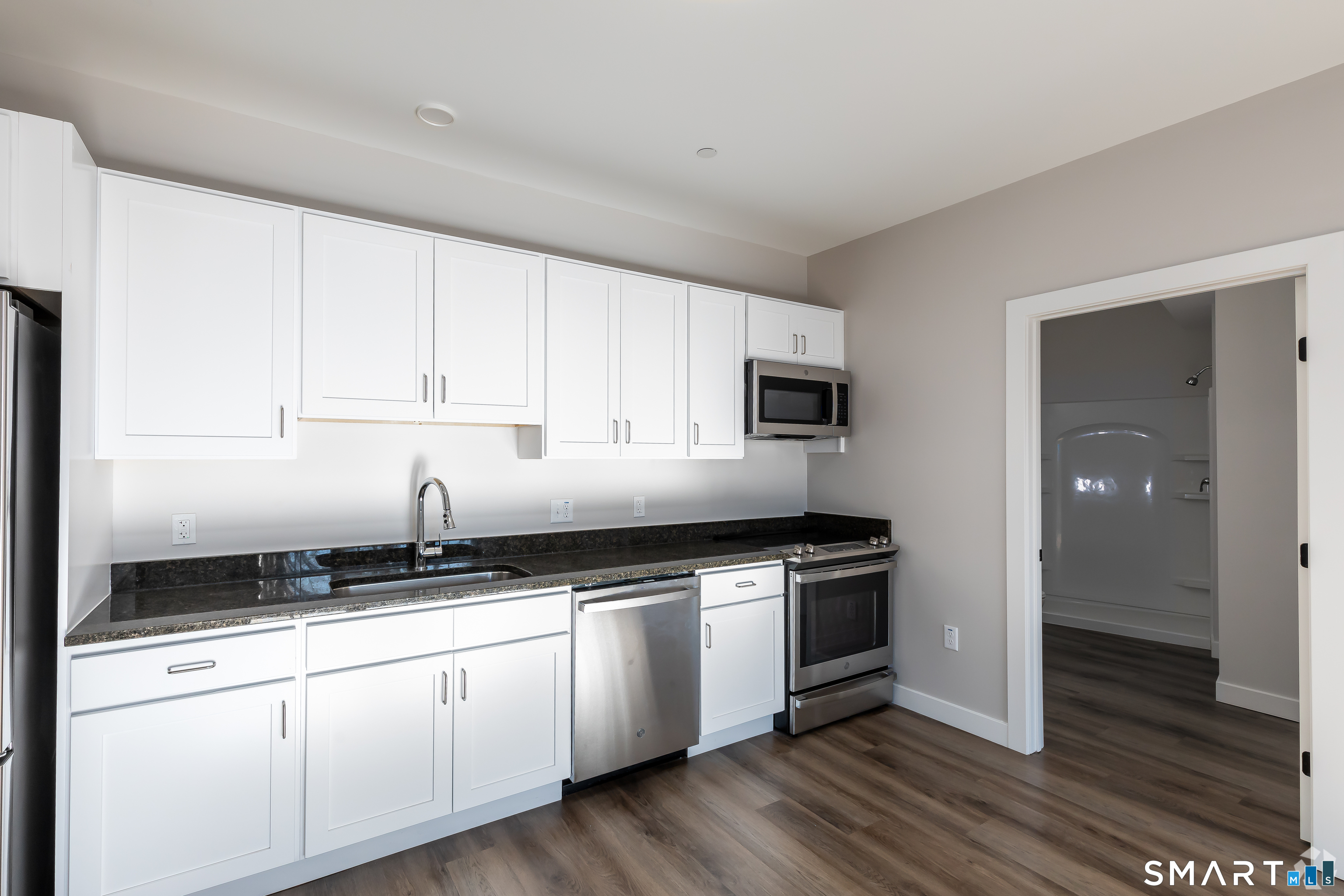 401 Albany Turnpike, Unit 201 Canton, CT 06019 - Photo 5 of 11