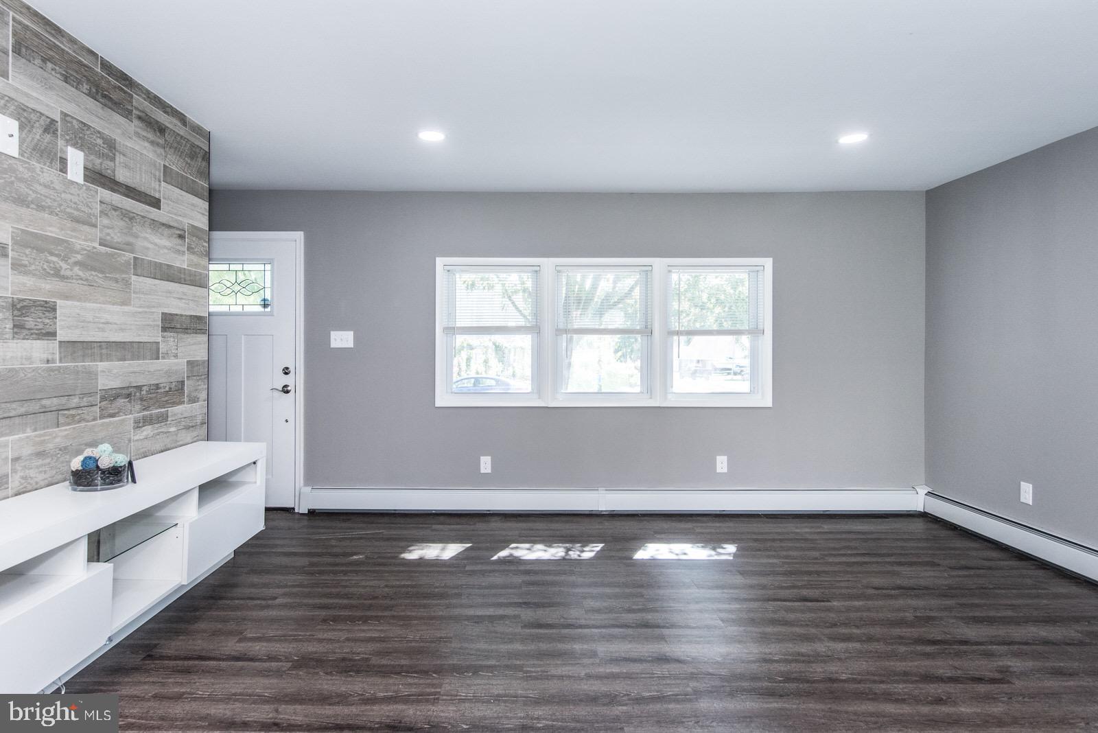 11 Violet Road Levittown, PA 19057 - Photo 3 of 50