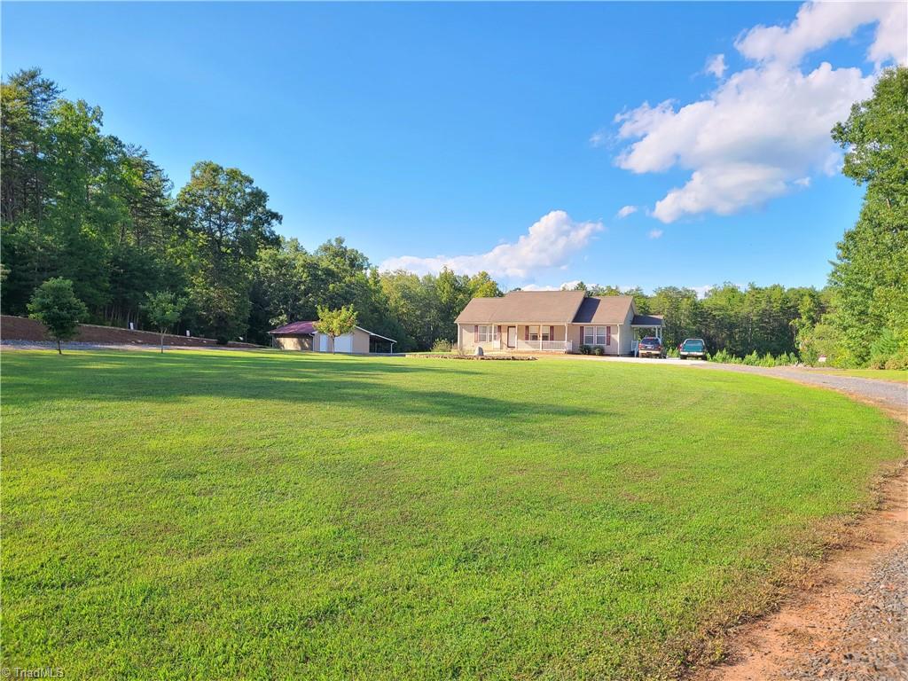 299 Matthews Road Pilot Mountain, NC 27041 - Photo 3 of 26 Gallery Image 3