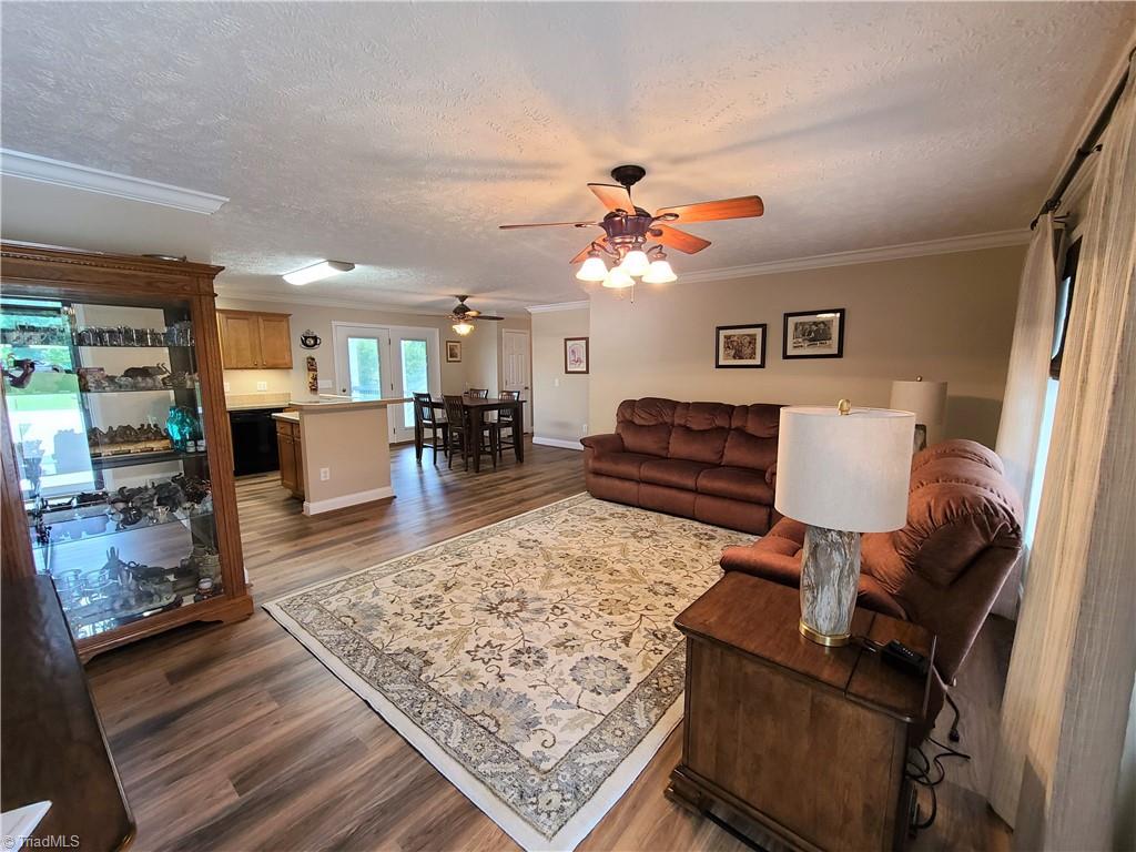 299 Matthews Road Pilot Mountain, NC 27041 - Photo 5 of 26 Gallery Image 5