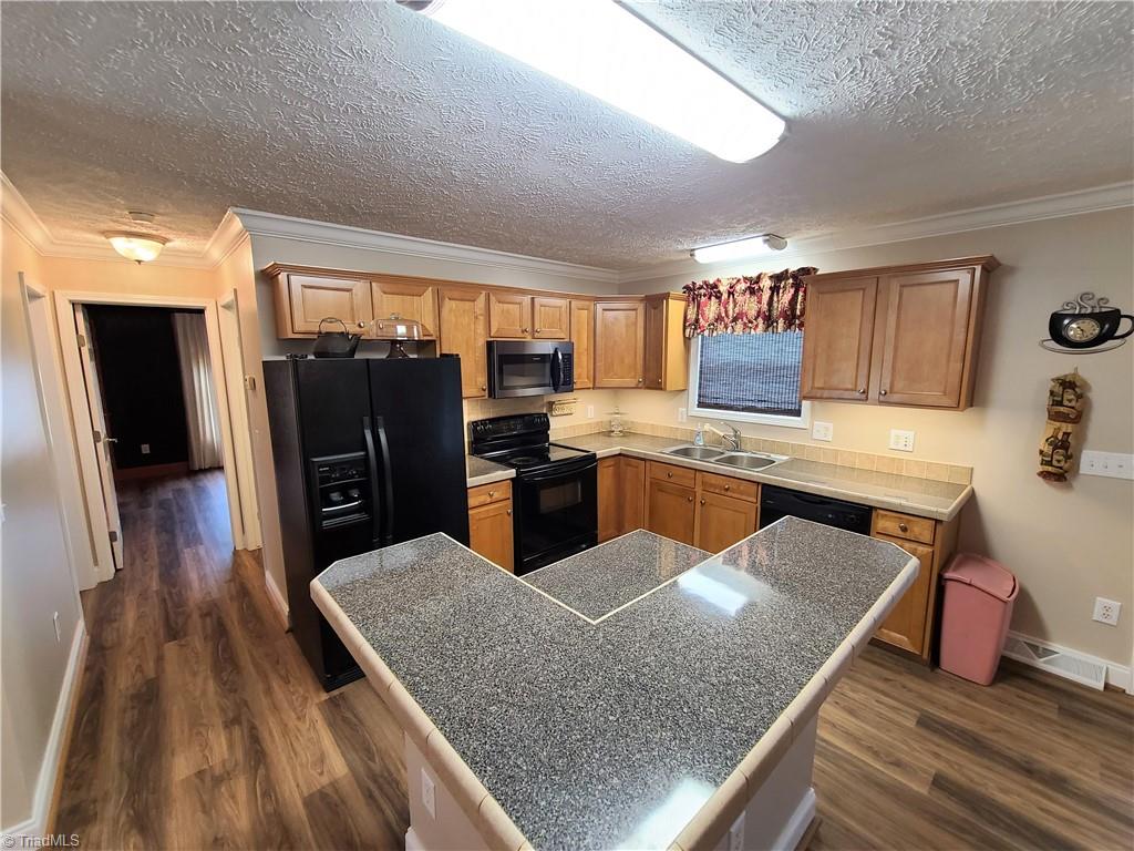 299 Matthews Road Pilot Mountain, NC 27041 - Photo 8 of 26 Gallery Image 8