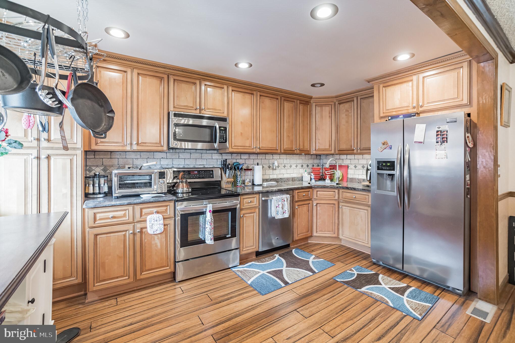 12627 Richton Road Philadelphia, PA 19154 - Photo 9 of 30