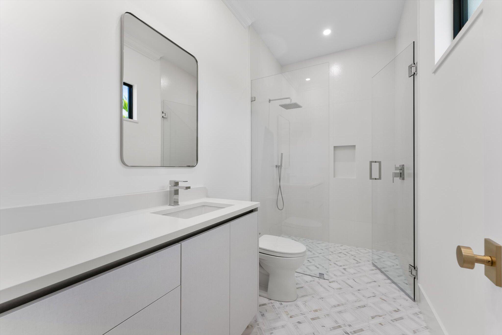 715 Mission Hill Road Boynton Beach, FL 33435 - Photo 36 of 52 Bathroom 3