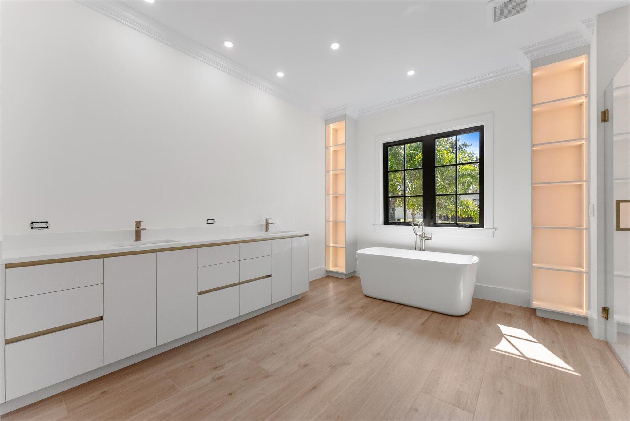 715 Mission Hill Road Boynton Beach, FL 33435 - Photo 42 of 52 Primary Bathroom