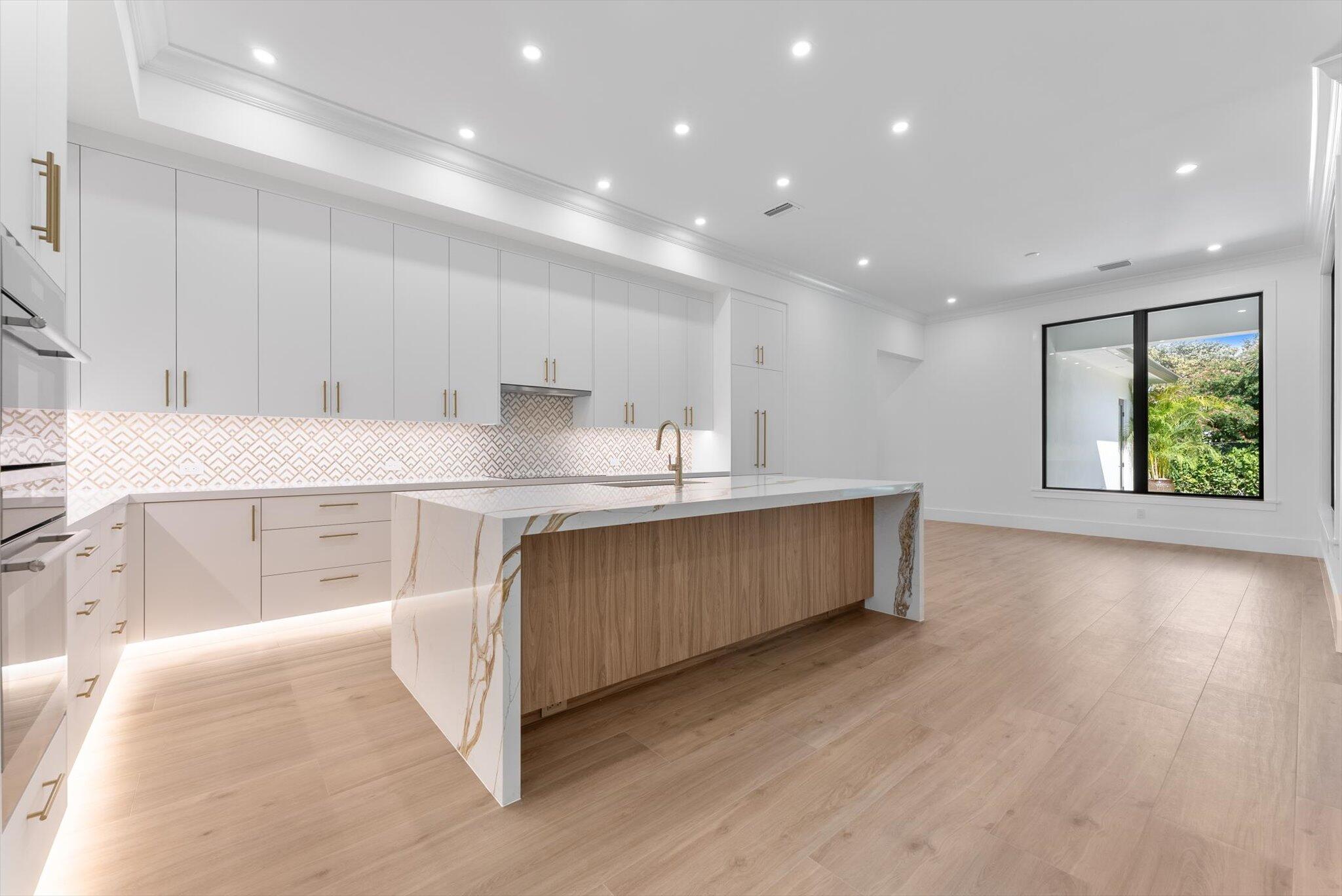 715 Mission Hill Road Boynton Beach, FL 33435 - Photo 7 of 52 Kitchen