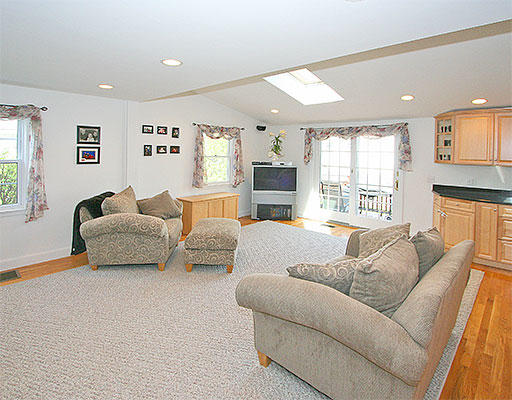 40 Eliot Road Arlington, MA 02474 - Photo 4 of 24 Gallery Image 4