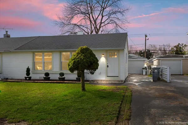 $289,000 | 4059 West 90th Street, Hometown, IL 60456