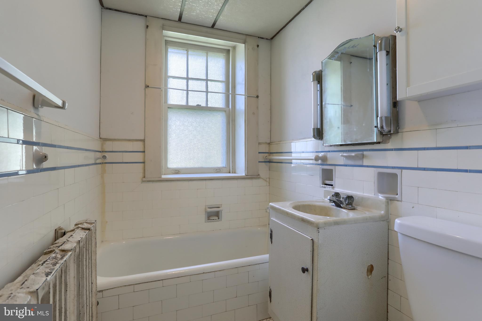 332 East Walnut Street Reading, PA 19607 - Photo 22 of 40 First Floor Bathroom