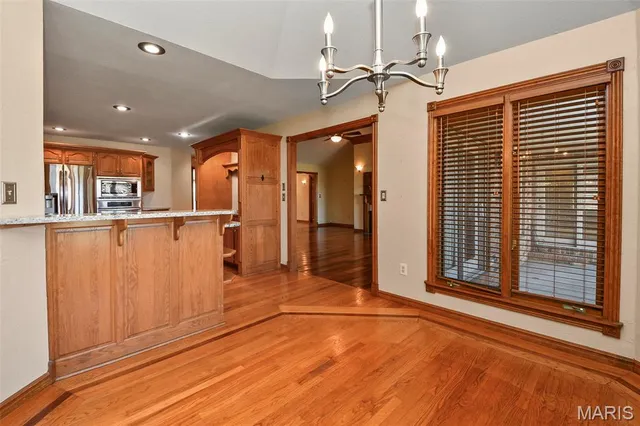 $399,900 | 899 West Sherwood Drive, Springfield, MO 65810