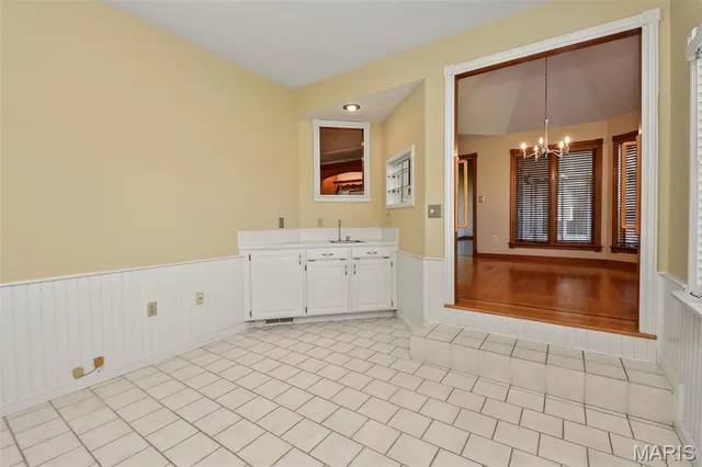 $399,900 | 899 West Sherwood Drive, Springfield, MO 65810