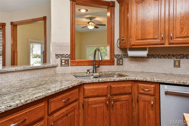 $399,900 | 899 West Sherwood Drive, Springfield, MO 65810