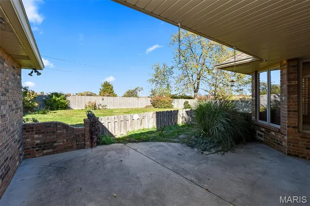 $399,900 | 899 West Sherwood Drive, Springfield, MO 65810