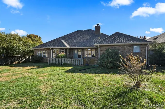 $399,900 | 899 West Sherwood Drive, Springfield, MO 65810