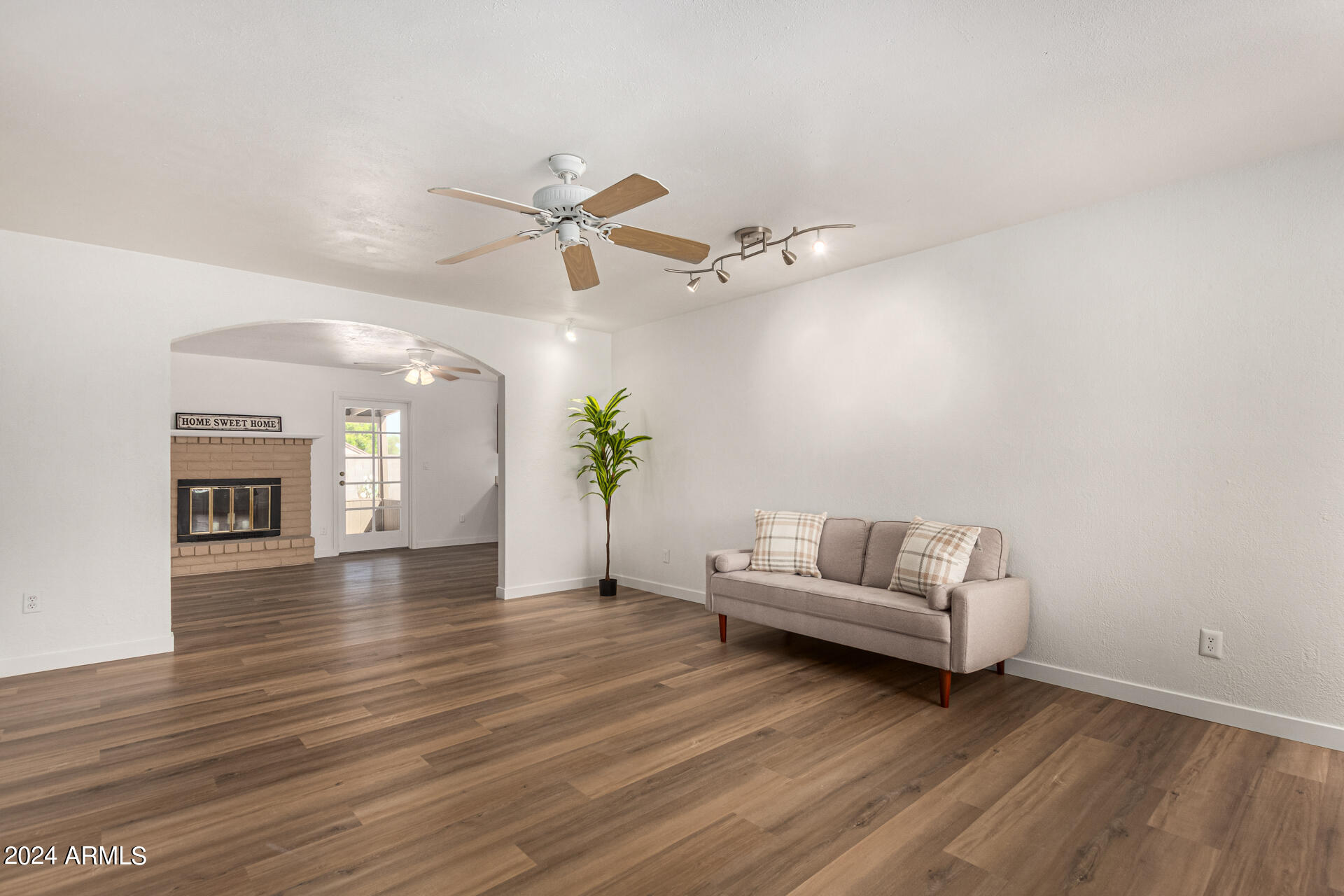 4428 East Wayland Road Phoenix, AZ 85040 - Photo 8 of 34 08-Wayland