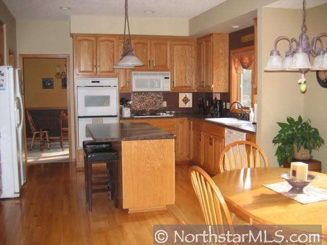 1072 Clipper Way Woodbury, MN 55125 - Photo 3 of 8