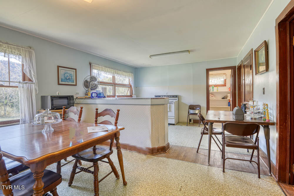 275 Wake Forest Road Eidson, TN 37731 - Photo 11 of 57 275 Wake Forest. Eidson MLSb (2 of 9)