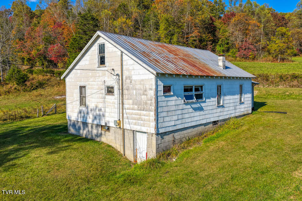 275 Wake Forest Road Eidson, TN 37731 - Photo 8 of 57 275 Wake Forest. Eidson MLSa (22 of 49)