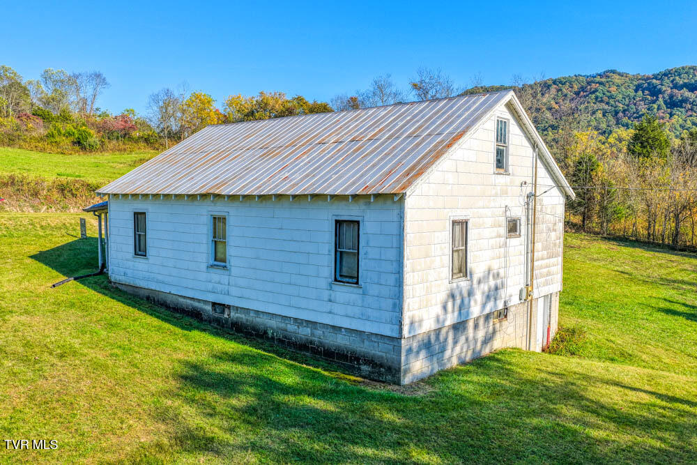 275 Wake Forest Road Eidson, TN 37731 - Photo 9 of 57 275 Wake Forest. Eidson MLSa (23 of 49)