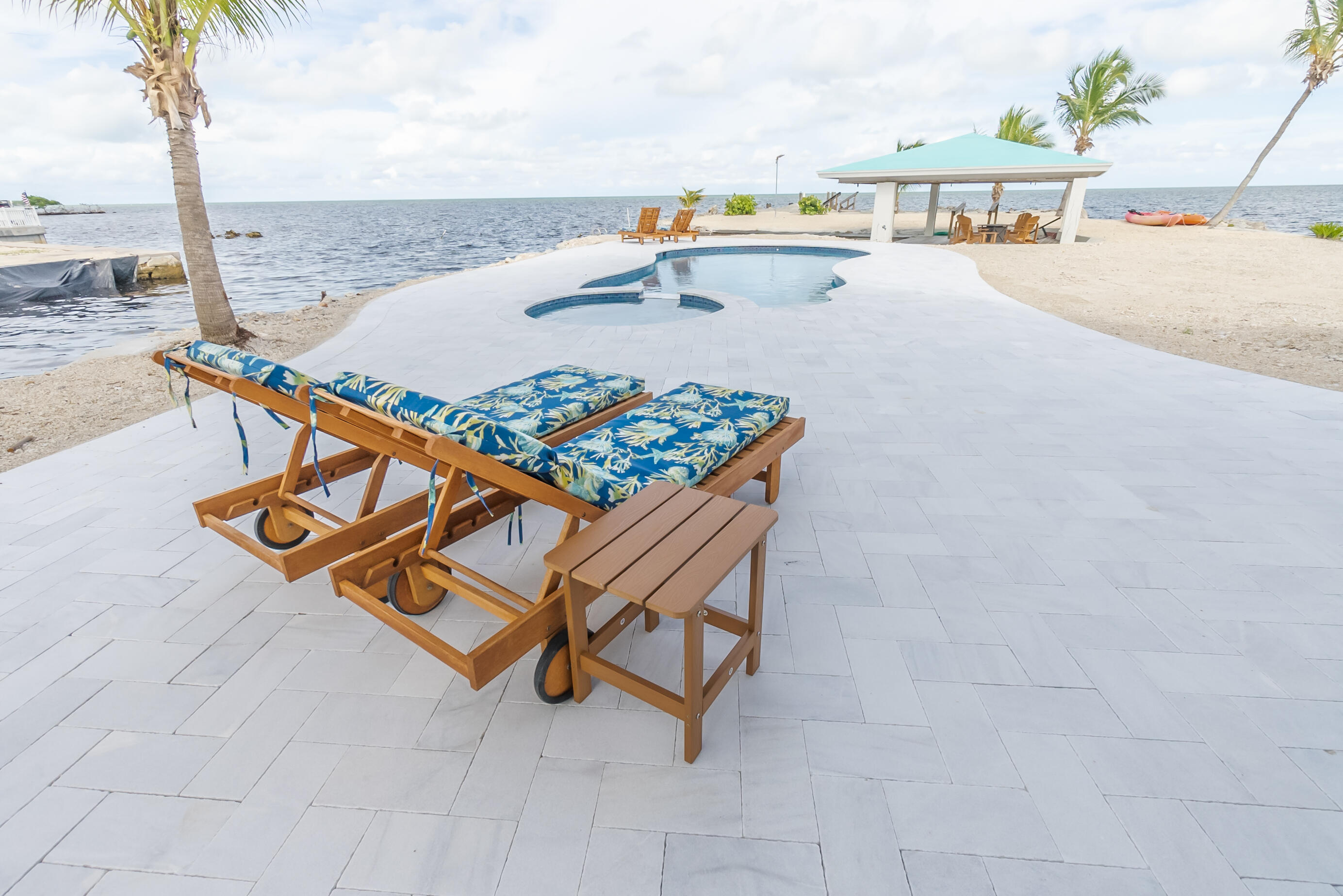 601 Cuda Lane Key Largo, FL 33037 - Photo 15 of 90 Sunbathing area