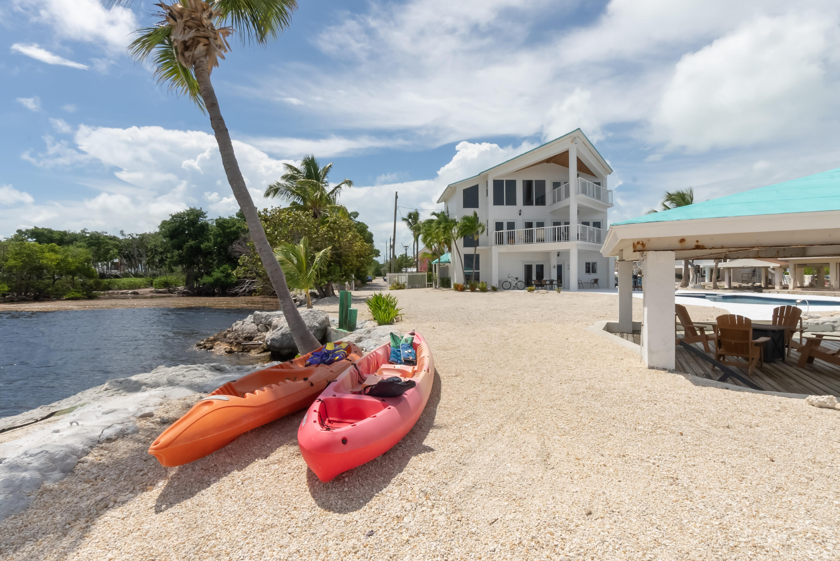 601 Cuda Lane Key Largo, FL 33037 - Photo 16 of 90 Kayaks for your enjoyment