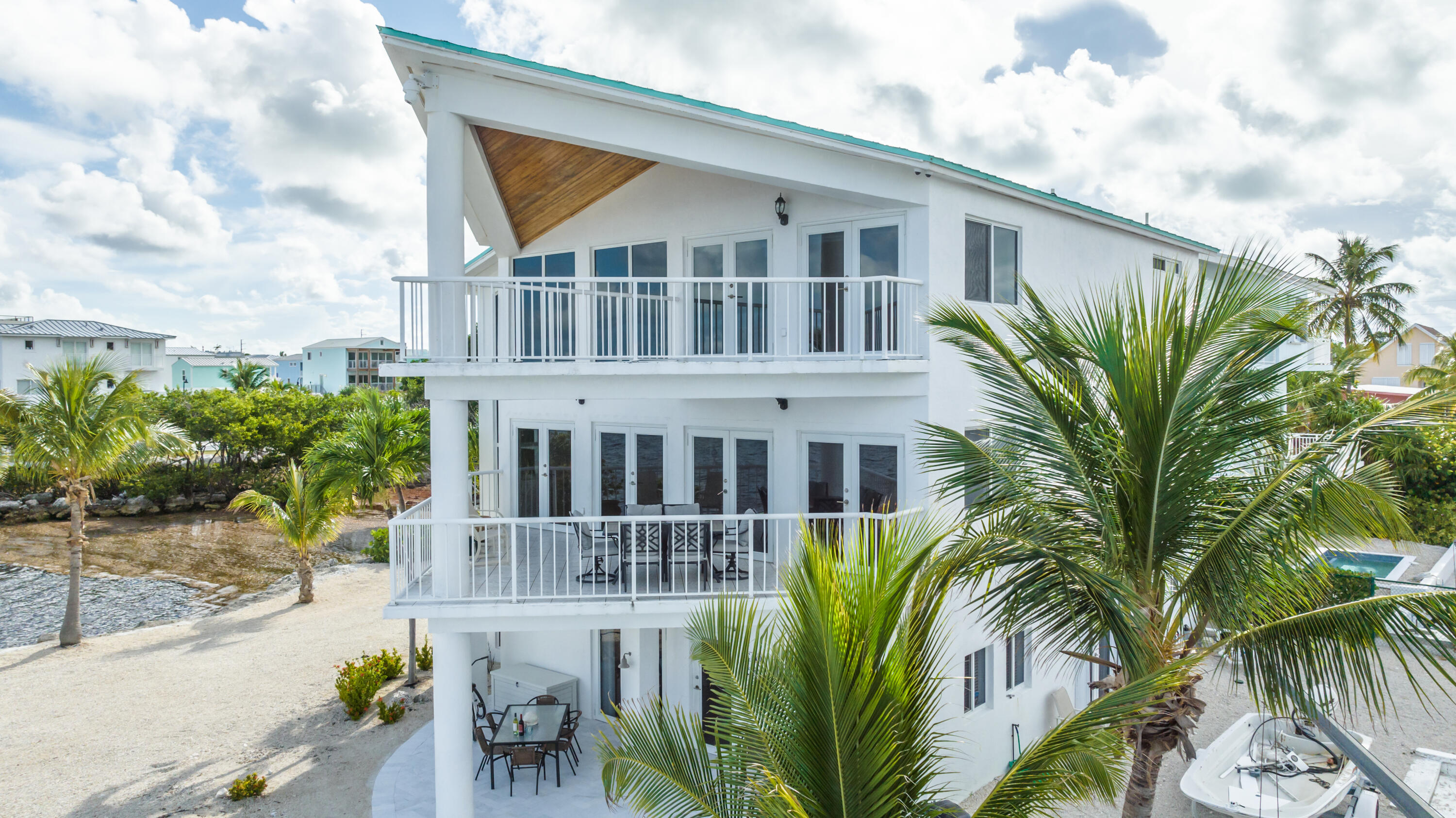 601 Cuda Lane Key Largo, FL 33037 - Photo 37 of 90 Balconies-24
