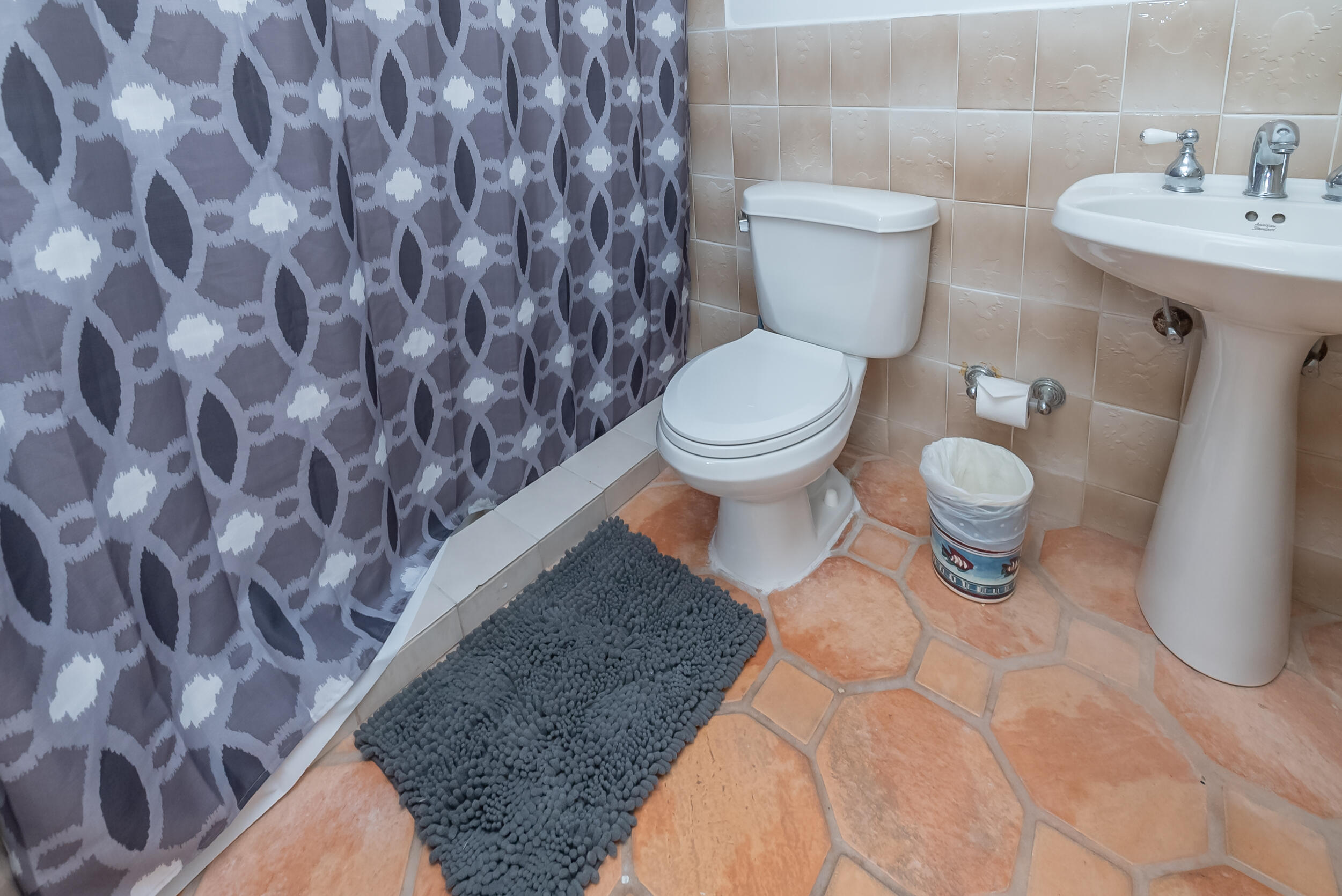 601 Cuda Lane Key Largo, FL 33037 - Photo 43 of 90 a bathroom with a toilet and a sink