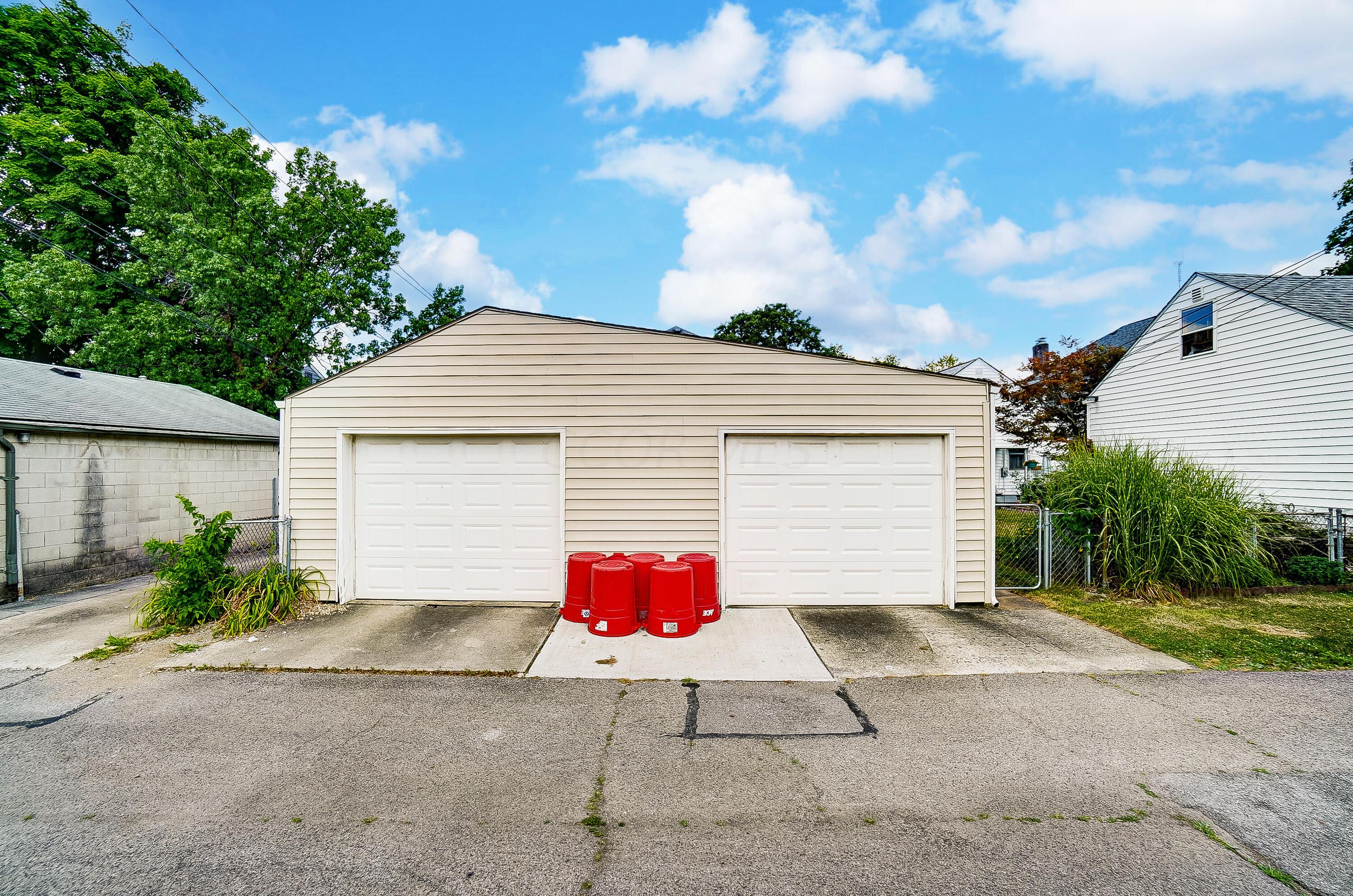 923 McClain Road Columbus, OH 43212 - Photo 50 of 51 Large two car garage