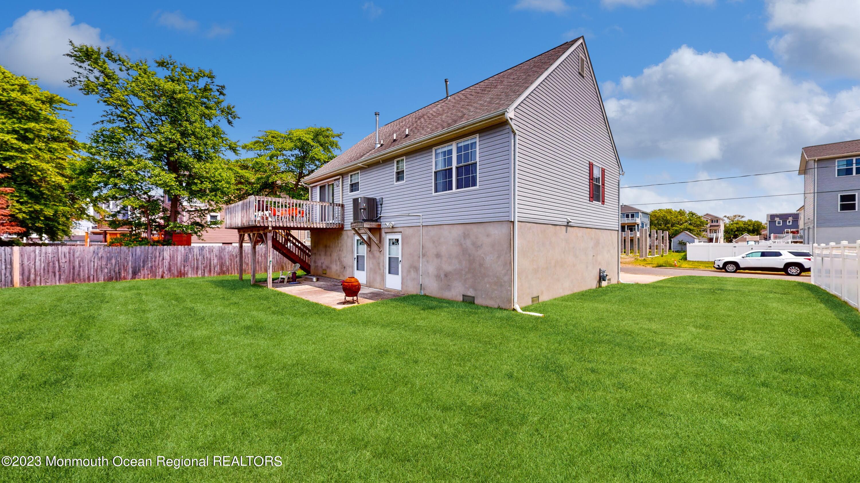 209 Raritan Street Union Beach, NJ 07735 - Photo 21 of 27 27_209RaritanStreet_2027_HiRes