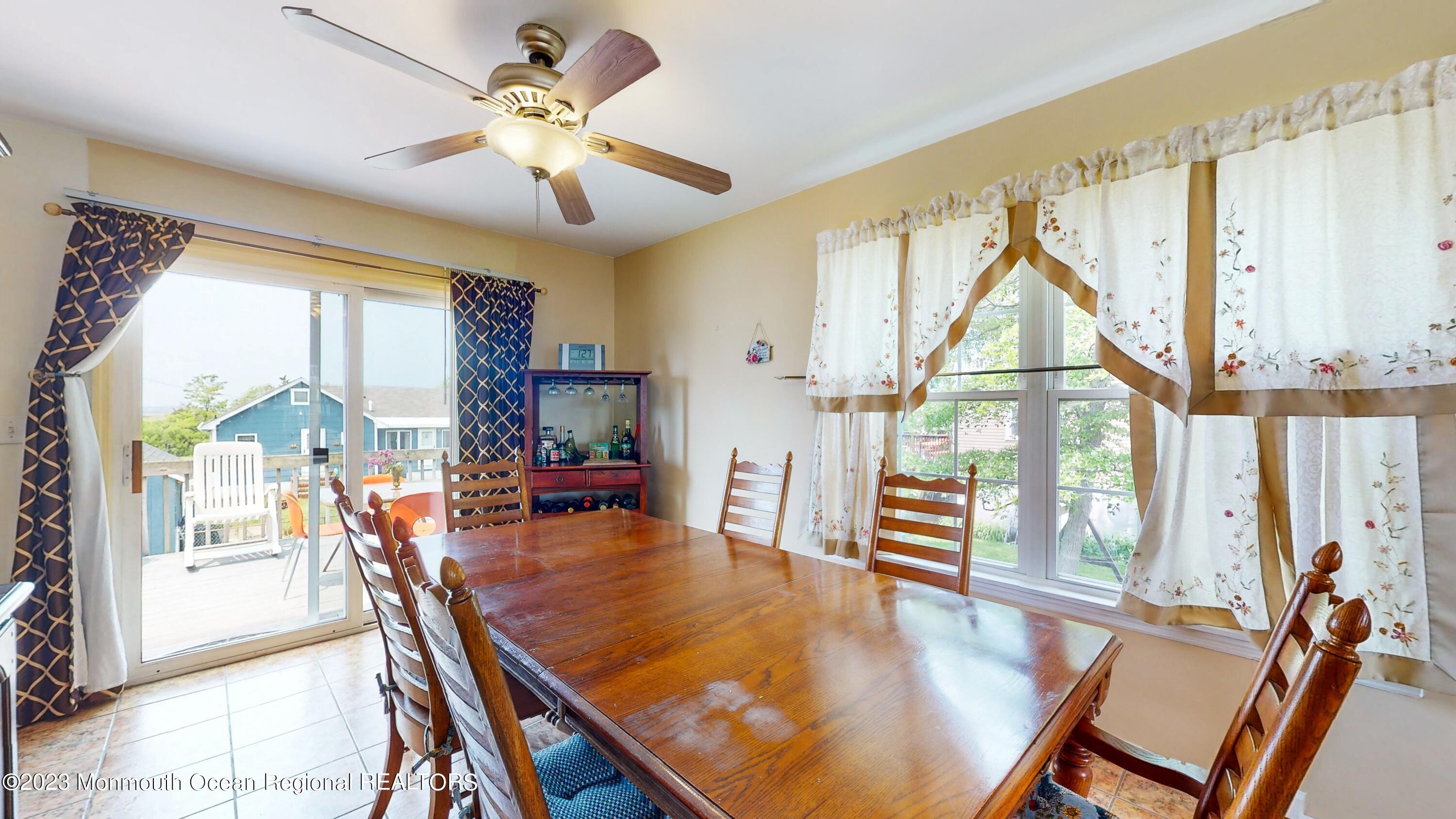 209 Raritan Street Union Beach, NJ 07735 - Photo 6 of 27 07_209RaritanStreet_2007_HiRes